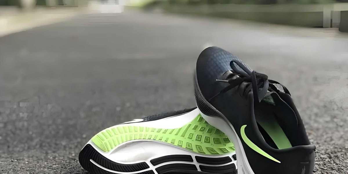 使用 Nike Zoom Vomero 鞋釋放您的跑步潛能