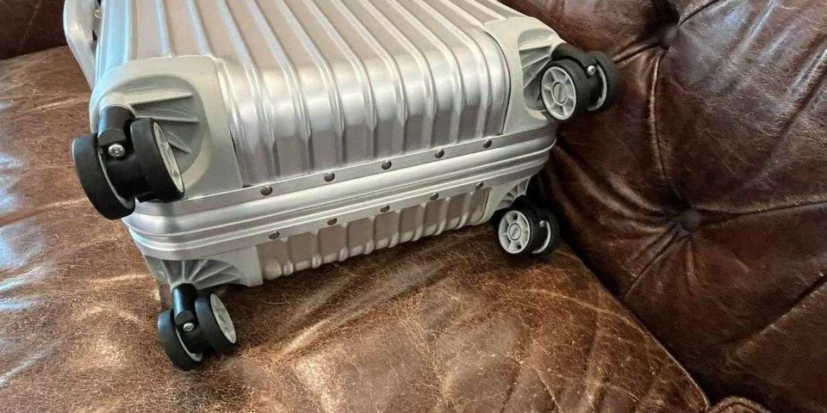 RIMOWA：旅行箱中的貴族，品質與時尚的完美融合